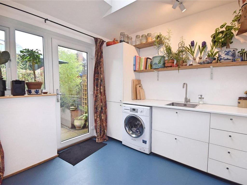 Georgian Terrace Town House In Mid Wales Villa Newtown  Bagian luar foto