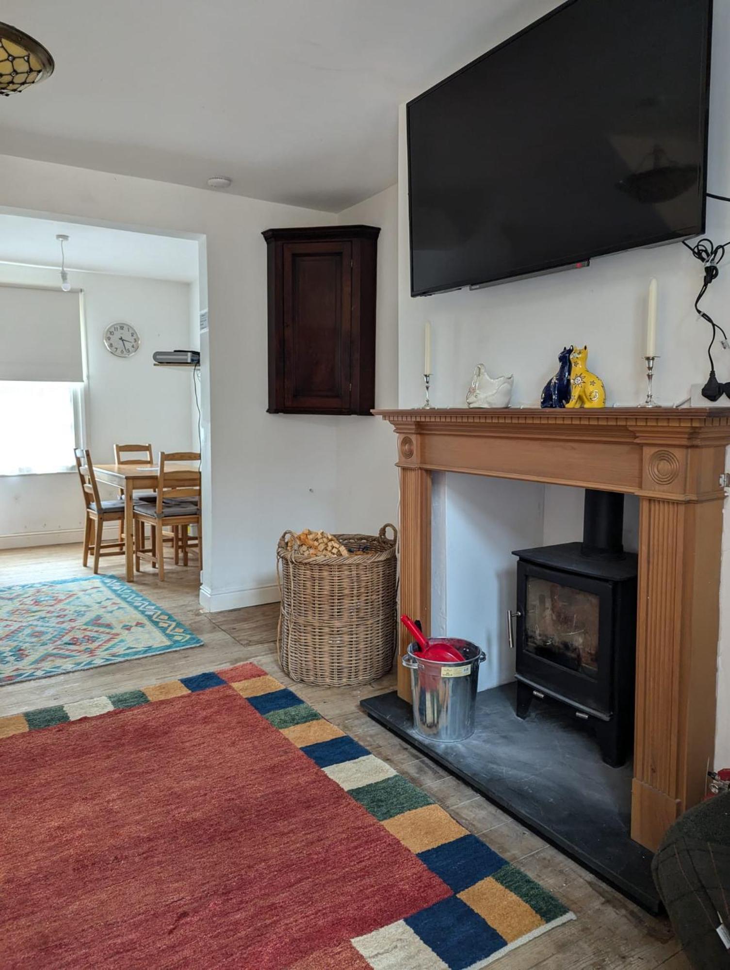 Georgian Terrace Town House In Mid Wales Villa Newtown  Bagian luar foto